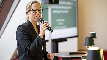 Dr. Katharina Reuter